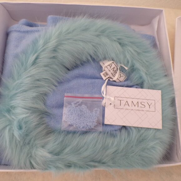 CASHMERE Poncho One Size New In Box - Picture 2 of 4